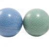 2 Plastikbolde i net (grøn og blå - 15cm) Sansebolde