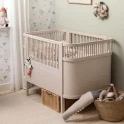 Outlet Baby & Jr. seng - birchbark rose - FSC® Børn Tremmesenge