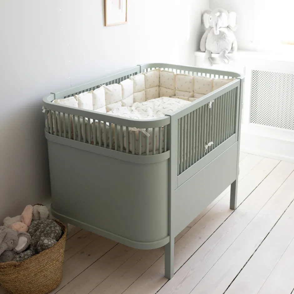 Baby & Jr. seng - mist green - FSC® Børn Tremmesenge