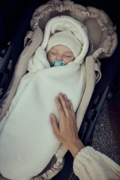 Clearance Barnevognsdragt- Teddy White Lifte