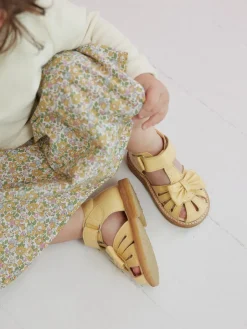 Best Begynder sandal med sløjfe og velcro lukning - 2706 Sandaler Med Lukket Tå