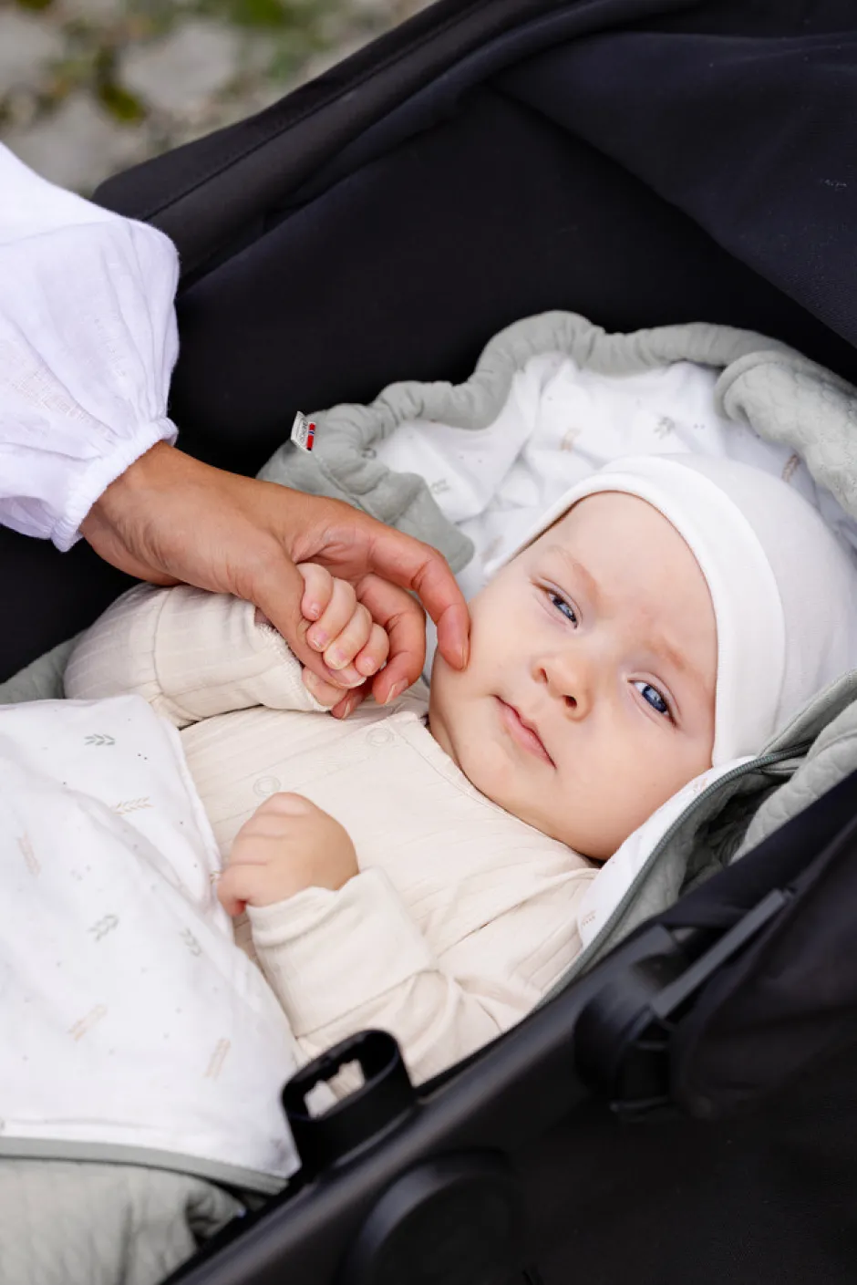 Outlet Breeze Light - Misty Green Fields Køreposer