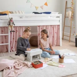 New ECO Comfort halvhøj seng hvid, med forhæng rød Børn Pakkeløsninger