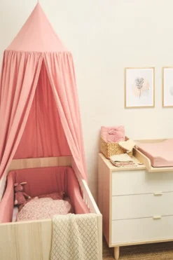 Outlet Karl starterpakke - seng, puslekommode, madras og lagen Børn Pakkeløsninger|Pusleborde