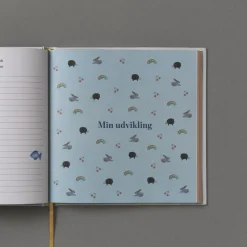 Outlet Mine første år - blå Barnets Bog