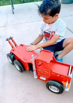 Clearance Ride-on Mack lastbil rød Gåvogne & Aktivitetsborde