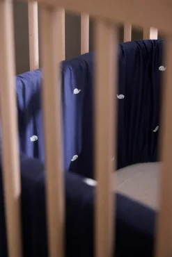 Outlet Sengerand - Midnight og broderet Christian hval Børn Sengerande