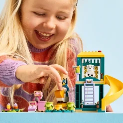 Hot Sjov på legepladsen med Bluey og Chloe 11201 Lego