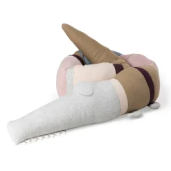 Best Strikket pude, Sleepy Croc, birchbark rose mix Børn Pyntepuder